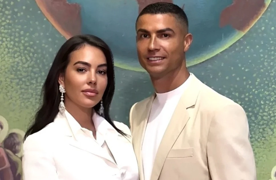 Công bố ảnh đám cưới của Ronaldo