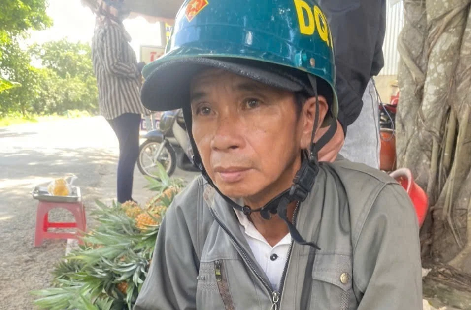 Người đàn ông bị cuỗm dây chuyền vàng khi vào khách sạn 'tâm sự' với bạn cùng giới