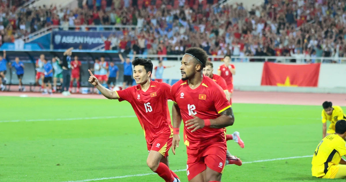 Tuyển Việt Nam vào chung kết ASEAN Cup 2026: Ngả mũ trước ông Kim Sang-sik