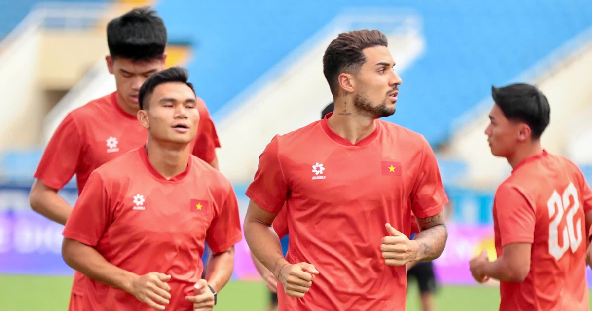 Ông Kim Sang-sik rèn quân tại Mỹ Đình chờ tái đấu Malaysia