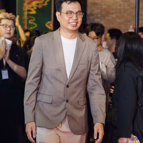 Phim chưa kịp b&aacute;n v&eacute;, đạo diễn đ&atilde; hai lần xin lỗi- Ảnh 1.