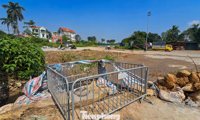Nhìn gần tuyến đường, nơi nam sinh Mỏ - Địa chất bị cuốn trôi xuống cống