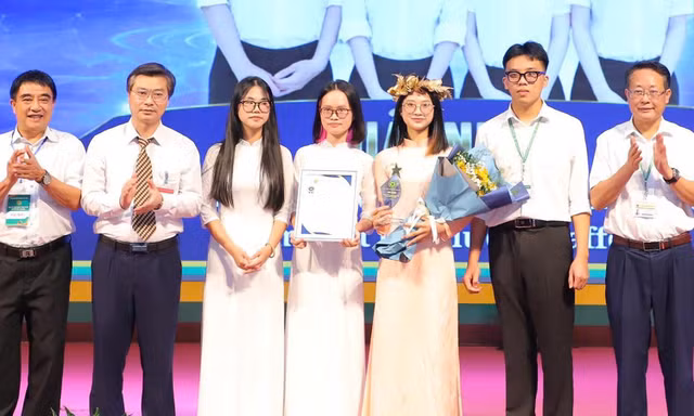 Sinh viên đưa AI và công nghệ vào các dự án khởi nghiệp nông nghiệp