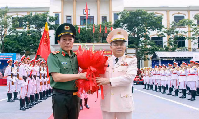 Học viện Phòng cháy, chữa cháy và cứu nạn, cứu hộ đón Huân chương Bảo vệ Tổ quốc hạng Nhất