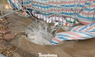 Vụ nam sinh ngã xuống cống tử vong: Tuyến đường cứ mưa là ngập, dân kiến nghị nhiều lần chưa khắc phục