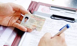 CSGT Hà Nội khuyến khích người dân đổi GPLX sang thẻ nhựa