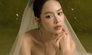 Hoa hậu Thanh Thủy mặc váy cưới 
