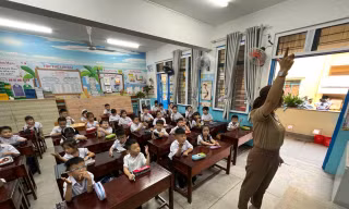 Ưng dụng chuyển đổi số để quản lý 'siêu trường học' ở Nha Trang