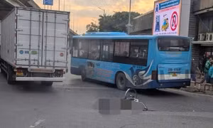 Nữ sinh lớp 9 ở Hà Nội va chạm với xe tải trên đường Ngọc Hồi dẫn đến cái kết thương tâm