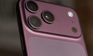 Video iPhone 18 Pro Max bất ngờ xuất hiện tại cửa hàng, thực hư là thế nào?