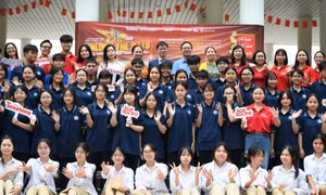 Unlock The IELTS 2025: Vòng sơ loại đầy sôi nổi tại trường THPT Cao Bá Quát - Gia Lâm