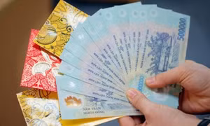 Có trường hợp nào "cha mẹ giữ hộ tiền lì xì nhưng không trả nên bị phạt" chưa?