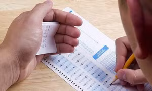 Đề xuất cho thí sinh Chuyên Tuyên Quang thi lại: Có phù hợp với Quy chế thi tốt nghiệp?