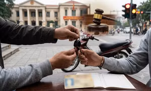 Nhân viên khách sạn bị khởi tố vì giao xe cho khách nước ngoài: Khung hình phạt ra sao?