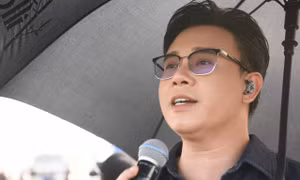 Đông Hùng đội nắng tổng duyệt, không khí Concert Thanh Xuân cực nóng trước giờ G