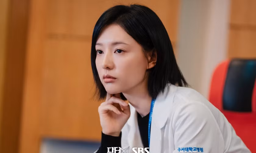 Doctor X chỉ 10 phút vượt 20% rating, kịch bản cuốn, Kim Ji Won thoại đã từng câu