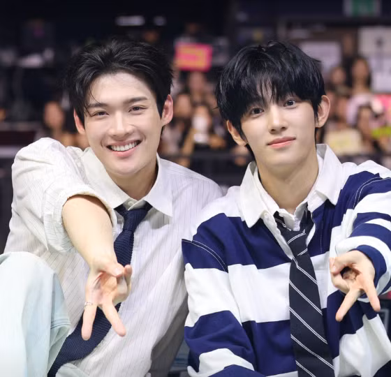 Không phải vé VVIP, đây mới là phần "phú bà" so găng tại fan meeting SikWoo