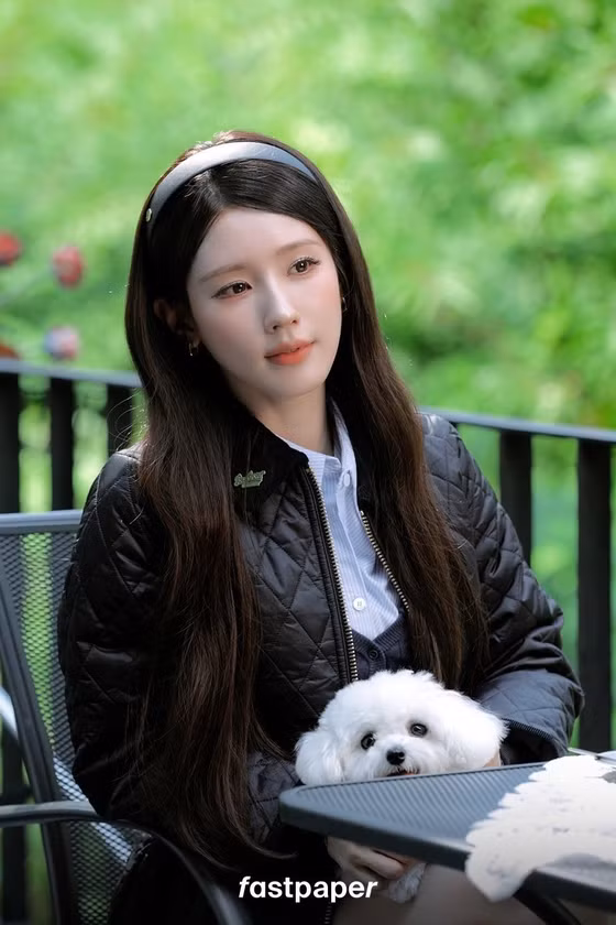 Ngoại truyện Chị Đại Học Đường chọn Miyeon là "nữ hoàng mới", có bùng nổ như Yeri?