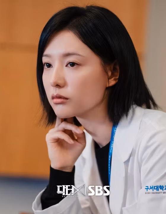 Doctor X chỉ 10 phút vượt 20% rating, kịch bản cuốn, Kim Ji Won thoại đã từng câu