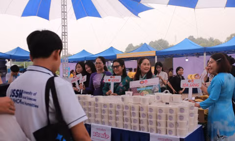 TP.HCM: Trường Nhân văn lan tỏa hương xôi trong Ngày hội chào đón tân sinh viên