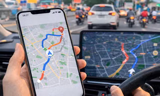 Vì sao Google Maps có thể tìm ra tuyến đường nhanh hơn dù đang trong hành trình?