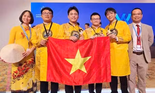 4/4 học sinh Việt Nam đều giành HCV tại Olympic Hóa học Quốc tế 2025
