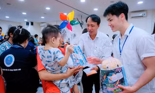 Cậu bạn 17 tuổi gửi hơi ấm từ nửa vòng Trái Đất về phố núi Gia Lai