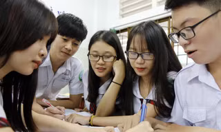 Bộ GD&ĐT dự kiến thi lớp 10 chỉ còn 2 môn, phụ huynh và học sinh phản ứng ra sao?
