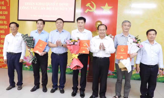 Giám đốc Sở Y tế Cà Mau thôi chức theo nguyện vọng cá nhân