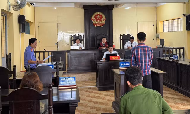 Xuống tay chém 2 người vì bị đòi 100.000 đồng tiền cá