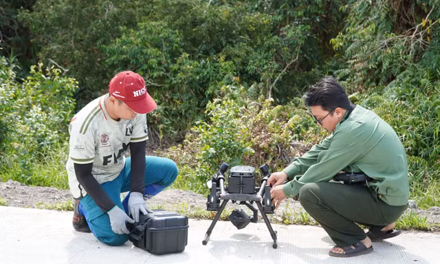 Dùng 'mắt thần', flycam tầm nhiệt giữ rừng U Minh Hạ mùa khô