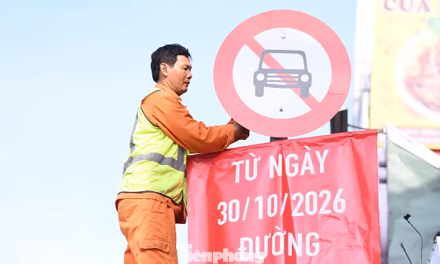 Đổi luồng quanh sân bay Tân Sơn Nhất, nhiều tài xế lúng túng