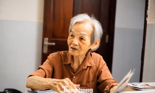 Khảo sát vị trí được cho là nơi chôn cất liệt sĩ Nguyễn Thị Minh Khai