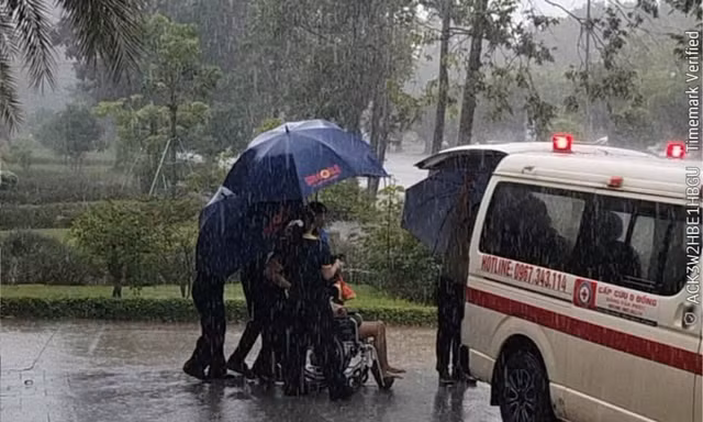 Hai du khách gặp nạn khi leo núi Bà Đen