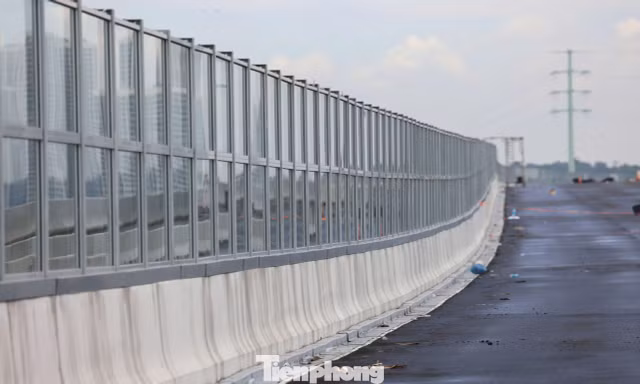 Cận cảnh 9 km tường chống ồn trên Vành đai 3 qua TPHCM