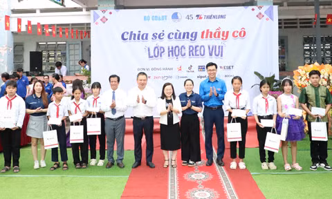 'Lớp học reo vui' tri ân thầy cô, tiếp sức học sinh khó khăn