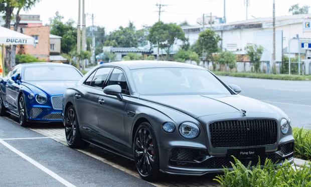 Bentley về 'chung nhà' với loạt hãng xe sang tại Việt Nam