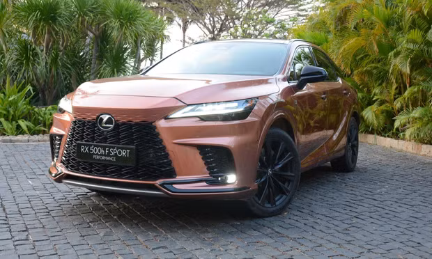 Xe bán chạy nhất của Lexus được làm mới