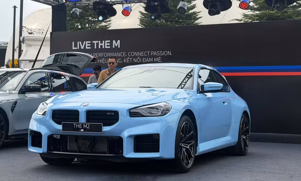 BMW M2 giá hơn 4 tỷ vừa ra mắt Việt Nam có gì đặc biệt?