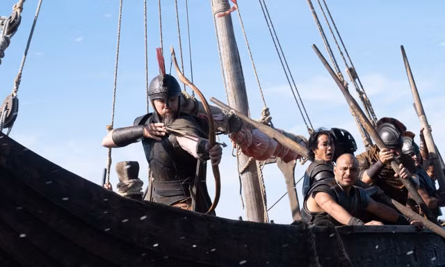 Hậu trường The Odyssey: Chèo thuyền nghìn dặm, chịu đựng bão, sóng lớn và rét buốt