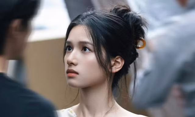 Ai là người duy nhất nữ chính "Chó Hoang và Xương" theo dõi trên mạng xã hội?