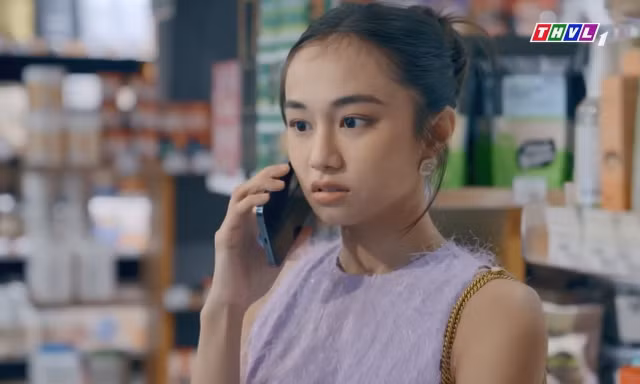 Bóng Ma Hạnh Phúc hot tới nỗi một hành động của Trang “bé ba” cũng thành trend