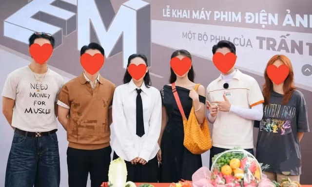 Thực hư bức ảnh được cho là dàn cast phim EM: Tóc Tiên, Thanh Thuỷ, Võ Điền Gia Huy?