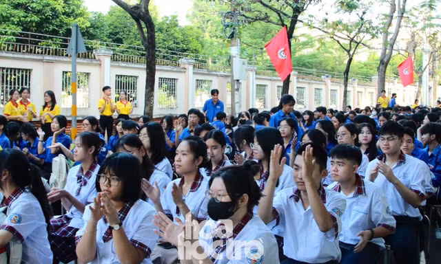 Bí kíp ôn môn Văn thi tốt nghiệp THPT: Không lạm dụng AI, tìm tài liệu ở đâu?
