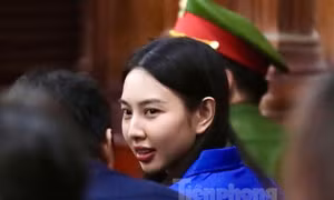 Thùy Tiên và Hằng Du mục.