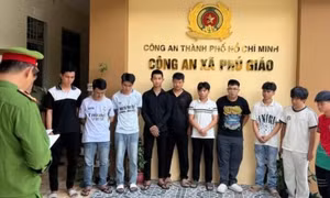 Mang hung khí hỗn chiến lúc nửa đêm, nhiều đối tượng bị khởi tố 