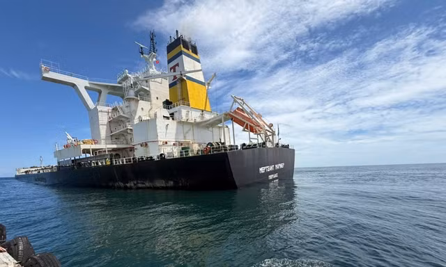 Tàu chở hơn 174.000 tấn quặng gặp sự cố ngoài khơi Quảng Ngãi
