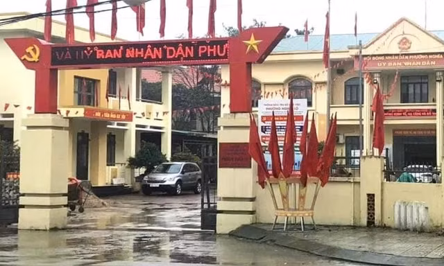 Quảng Ngãi phê bình một chủ tịch phường vì 'ngâm' hồ sơ đất của dân