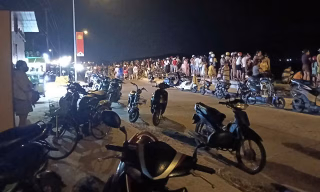 Bị sóng cuốn khi tắm biển ở Quảng Ngãi, 2 người chết, 1 mất tích