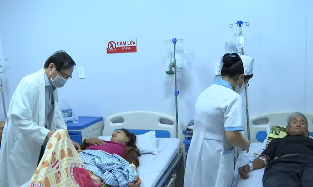 Vụ 175 người nhập viện ở Quảng Ngãi: 12/13 mẫu thực phẩm nhiễm Salmonella